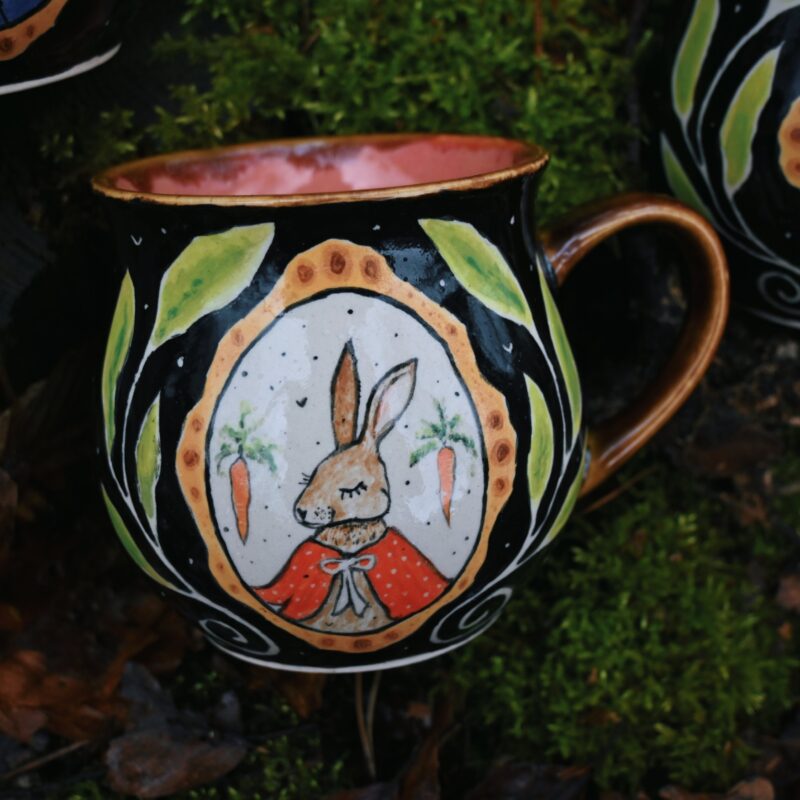 Królik w plaszczu 🍄 - kubek 500 ml