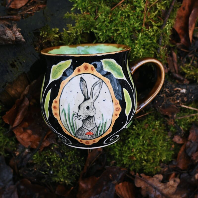 Królik na polu - kubek 500 ml