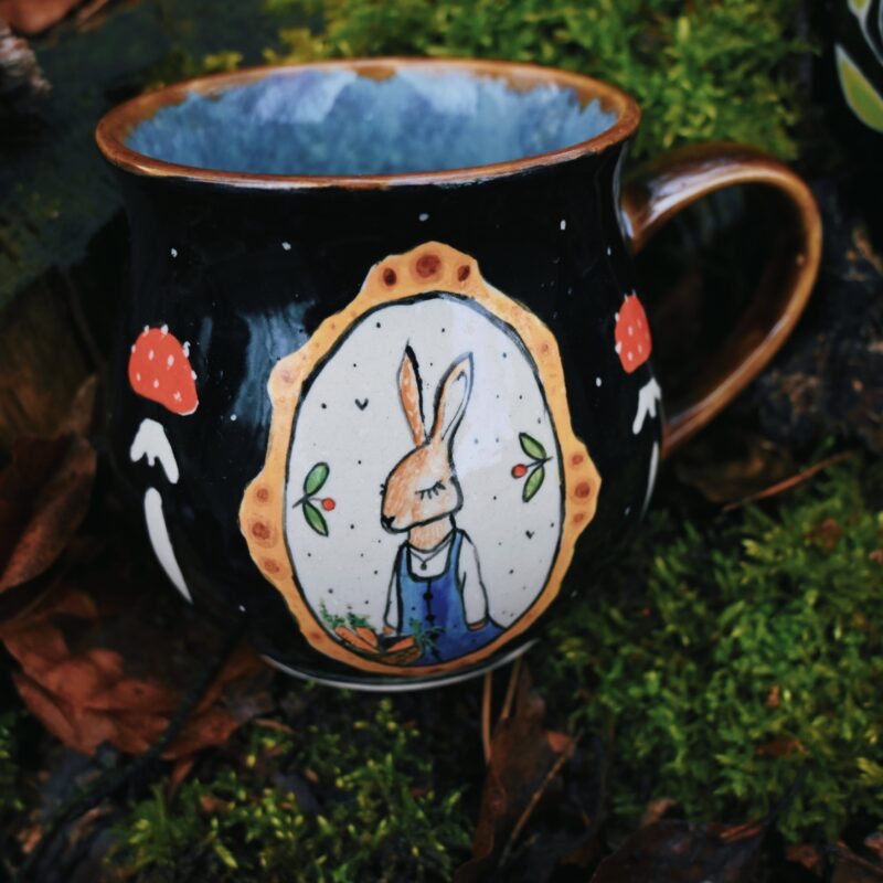 Królik niesie marchewki - kubek 500 ml