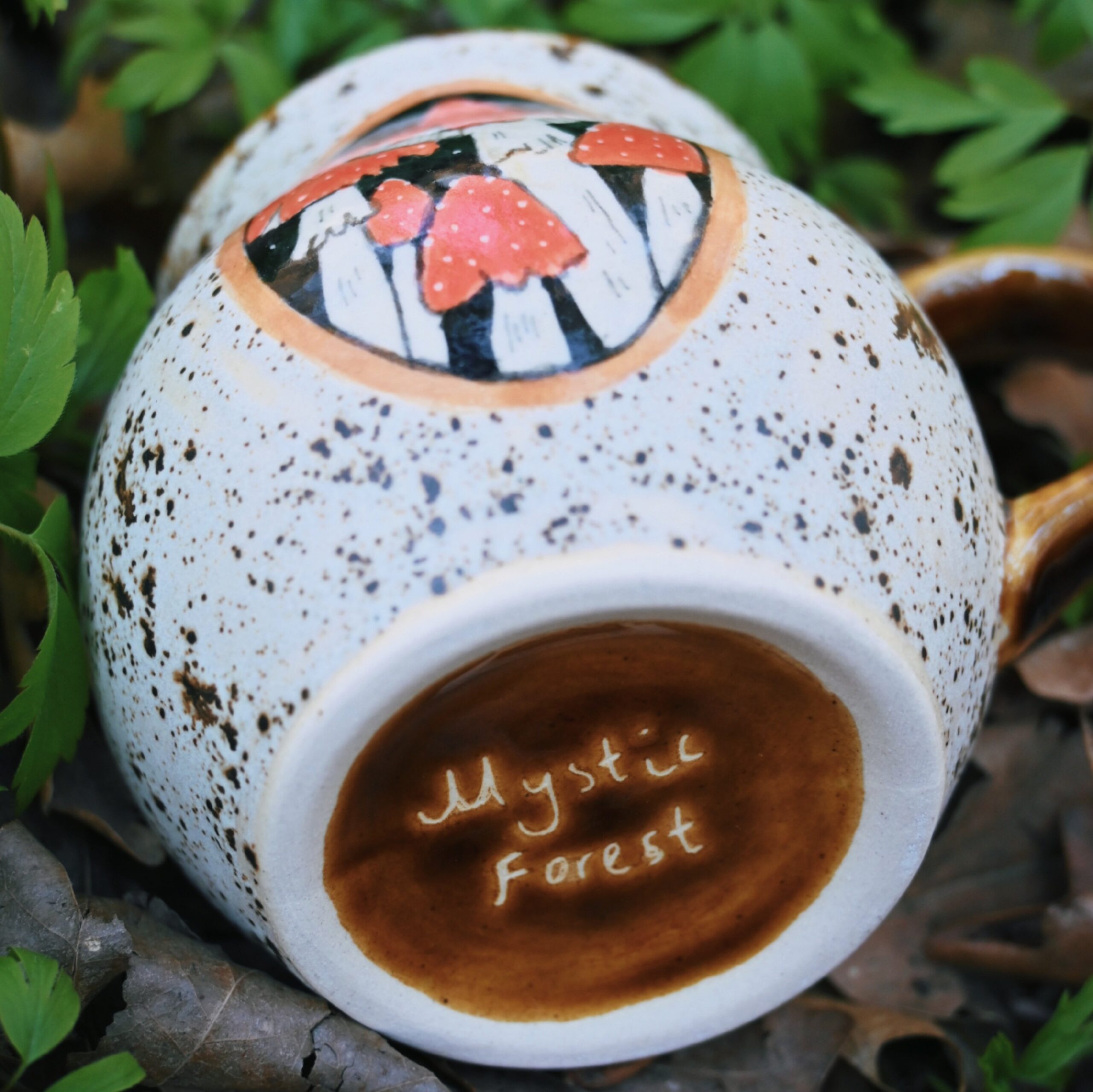 Muchomory - kubek w kropki 350 ml - obrazek 2